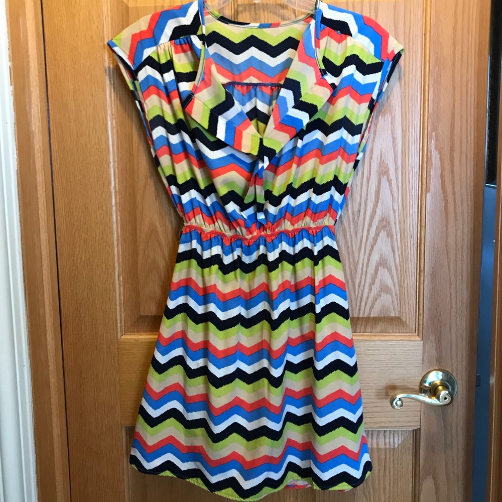 Multi-color chevron dress, elastic waist, small